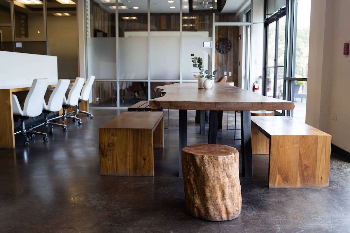 Roam Alpharetta: Your Suburban Oasis for Productive Work
